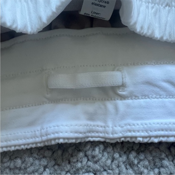 NWT Lululemon Tracker LR short 4” lined - Picture 10 of 11